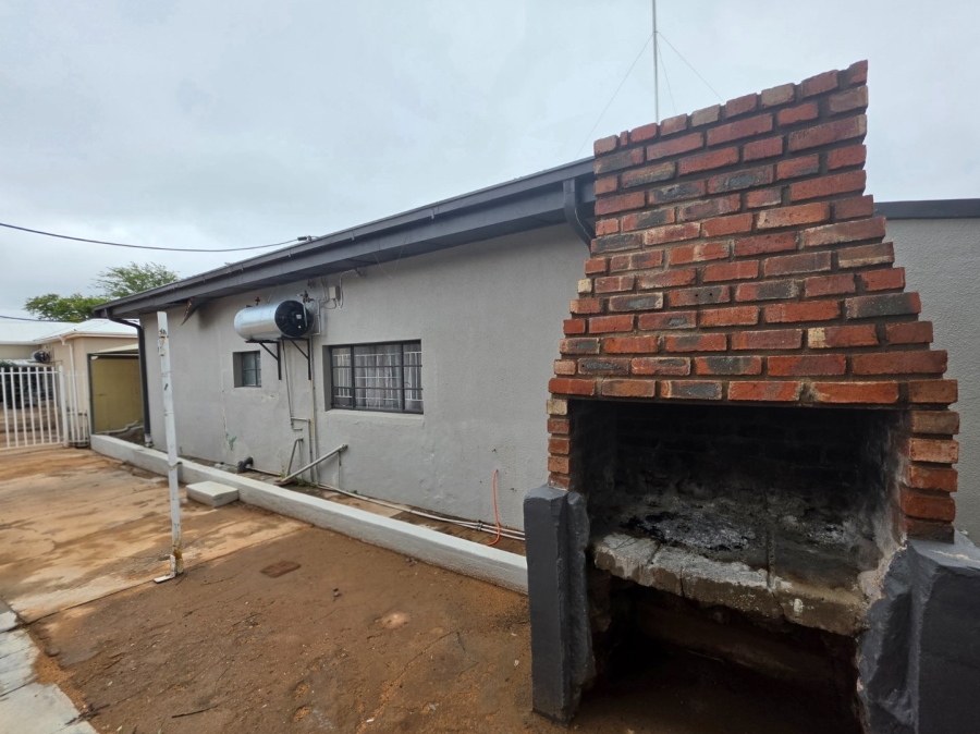 4 Bedroom Property for Sale in Kakamas Northern Cape